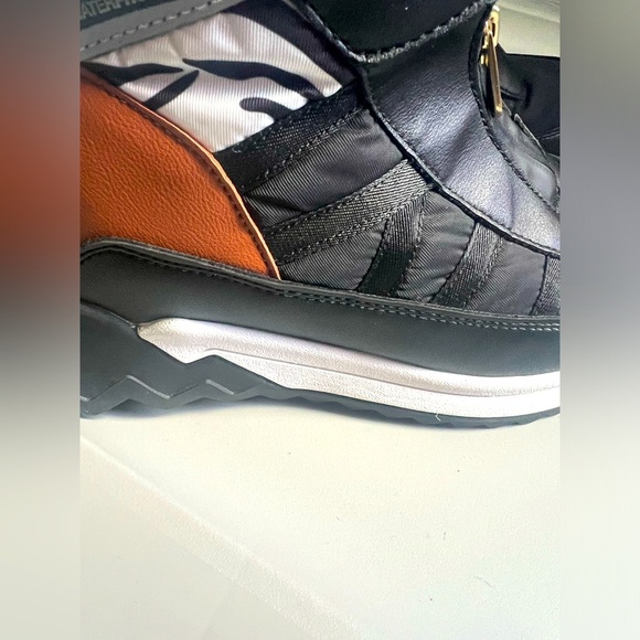 Cougar Sneakers Boot - Picture 2 of 8